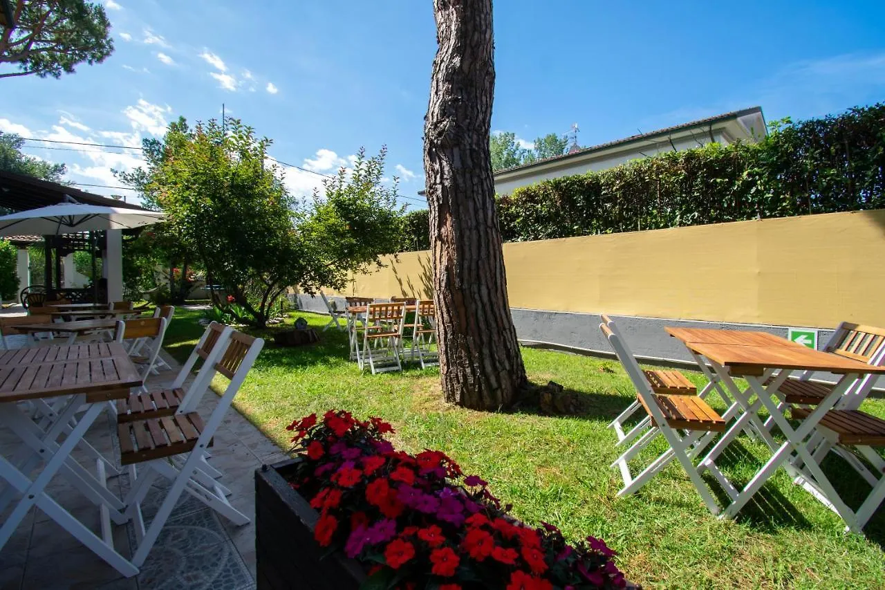 Hotel Villa Giada Marina di Massa 3*,  Italien